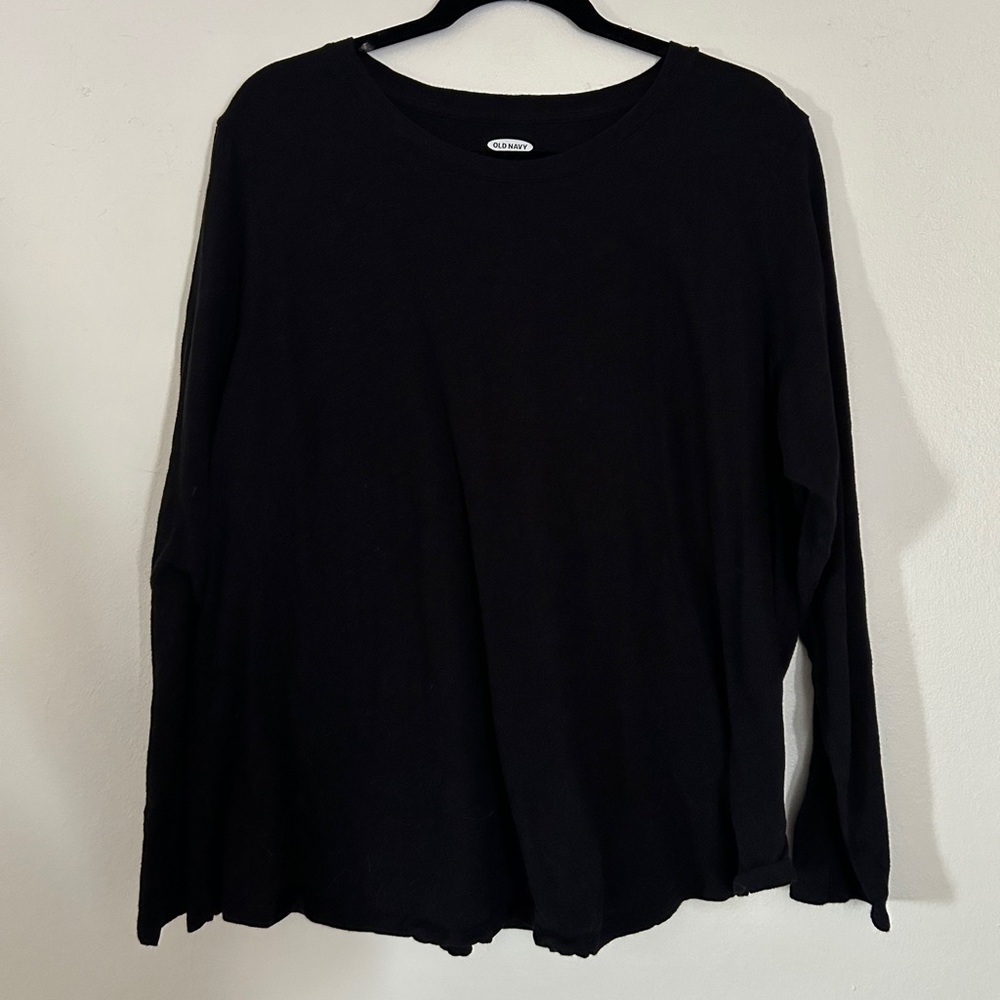 Old Navy long sleeve EveryWear tee